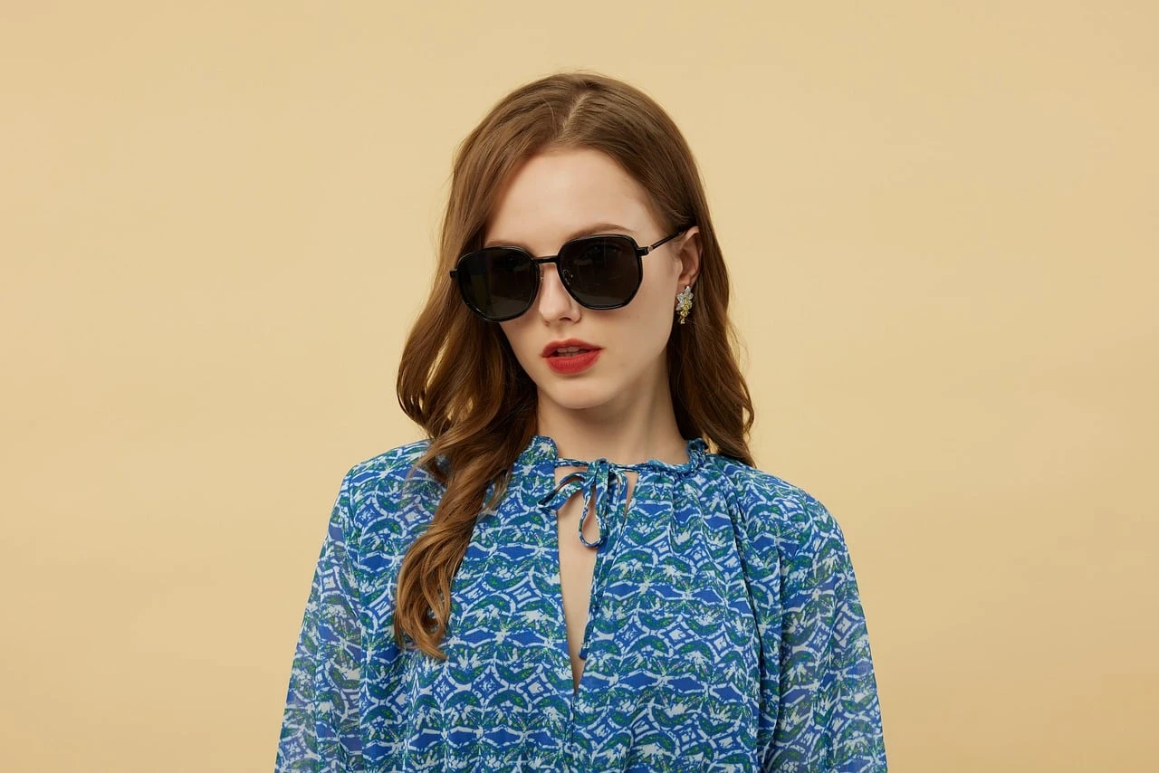 Black Sunglasses for Woman