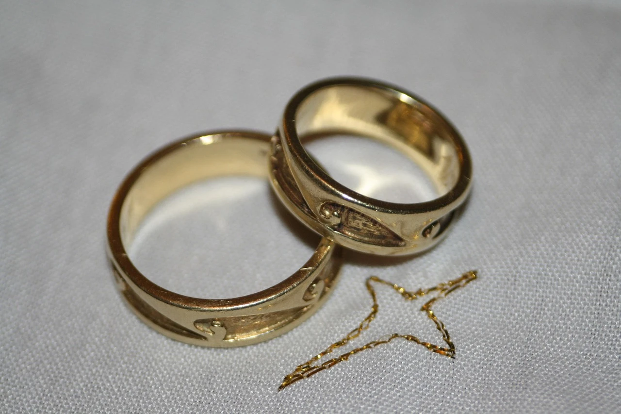 Gold Star Clear CZ Gold 925 Silver Ring